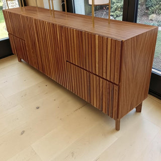 Credenza Aria Tableada "F"