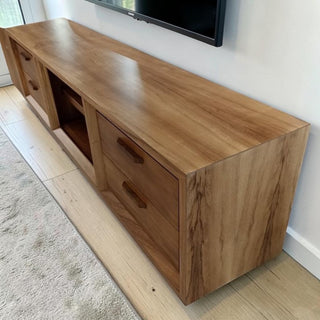 Porta TV Nerak