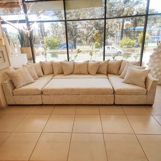 Sala Seccional Kendra Pata Zoclo Parota con Ottoman 4 Pzas