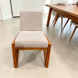 Silla Dubai tono Parota